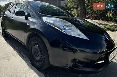 Хэтчбек Nissan Leaf 2013 в Днепре