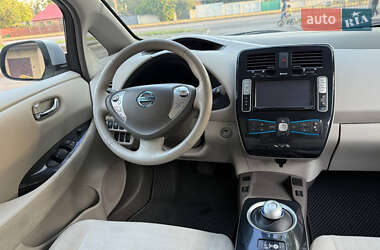 Хэтчбек Nissan Leaf 2012 в 