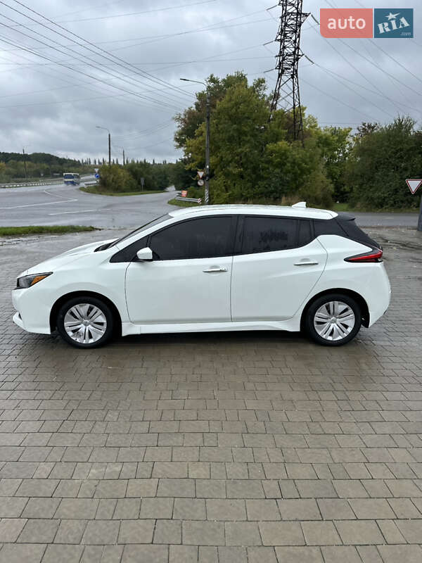 Хэтчбек Nissan Leaf 2023 в Тернополе