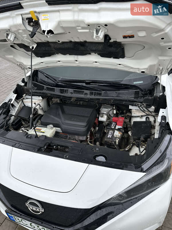 Хэтчбек Nissan Leaf 2023 в Тернополе