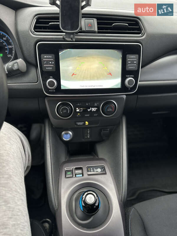 Хэтчбек Nissan Leaf 2023 в Тернополе