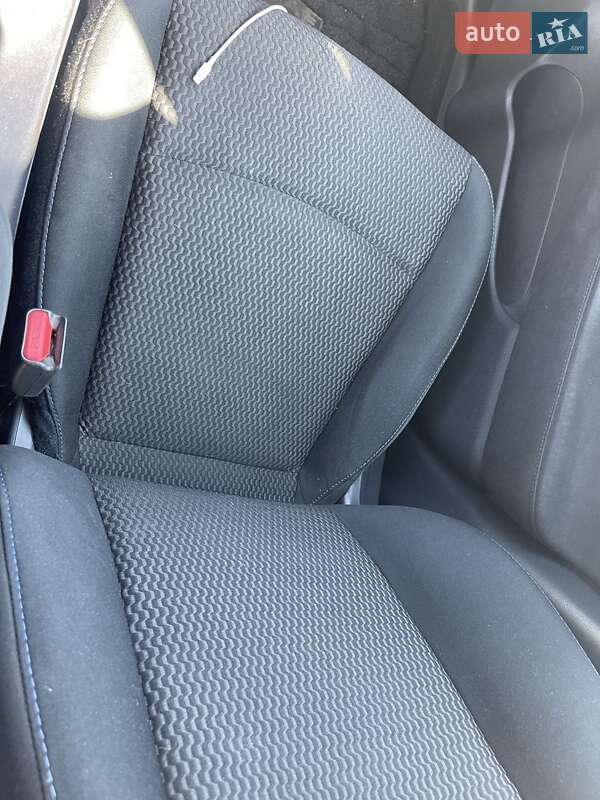 Хэтчбек Nissan Leaf 2014 в Кривом Роге фото 3 Хэтчбек Nissan Leaf 2014 в Кривом Роге