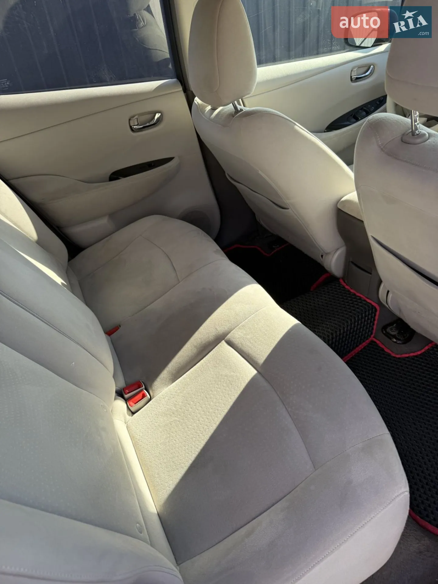 2012 Nissan Leaf - мініатюра 18