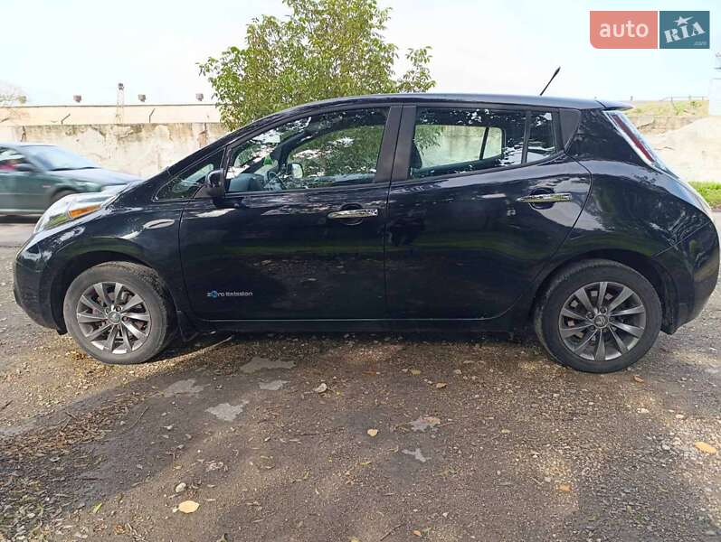 Хэтчбек Nissan Leaf 2013 в Луцке