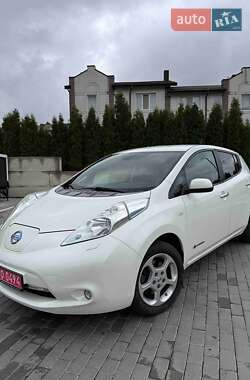 Хэтчбек Nissan Leaf 2014 в 