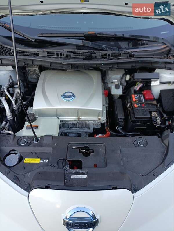 Хетчбек Nissan Leaf 2014 в Кропивницькому фото 17 Хетчбек Nissan Leaf 2014 в Кропивницькому