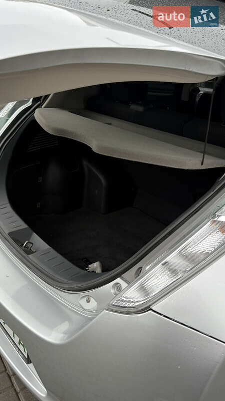 Хэтчбек Nissan Leaf 2014 в Каменец-Подольском