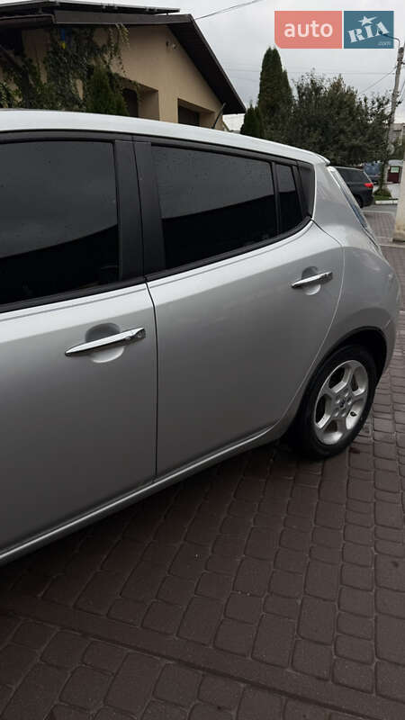 Хэтчбек Nissan Leaf 2014 в Каменец-Подольском