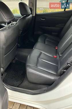 Хетчбек Nissan Leaf 2015 в  фото 17 Хетчбек Nissan Leaf 2015 в