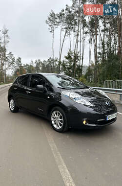 Хэтчбек Nissan Leaf 2014 в 