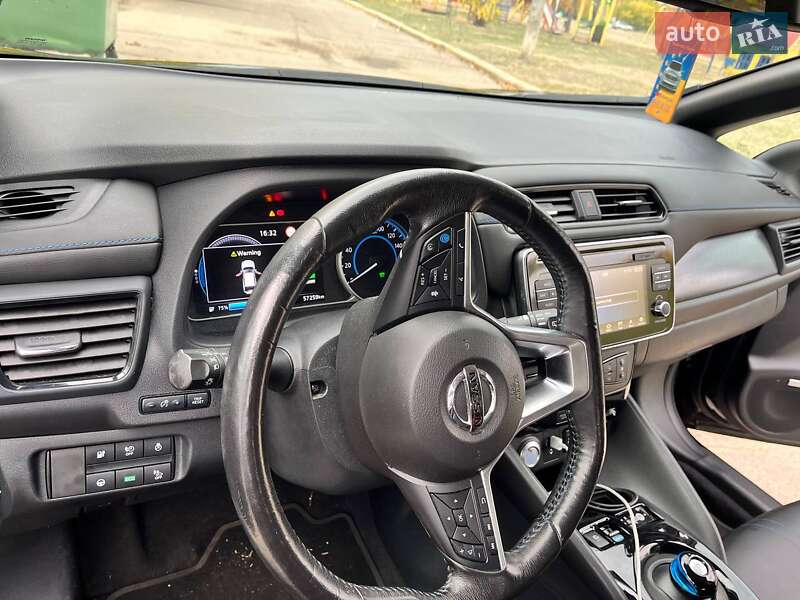Хэтчбек Nissan Leaf 2018 в Днепре