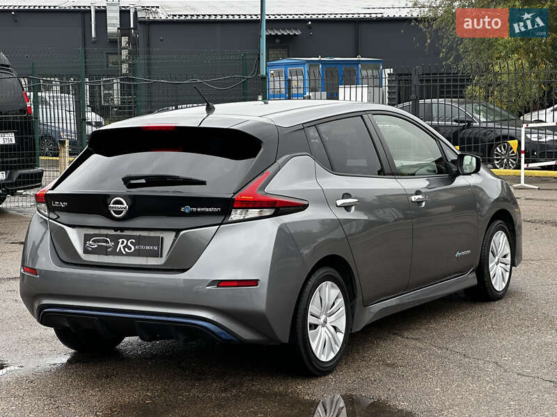 Хэтчбек Nissan Leaf 2019 в Киеве