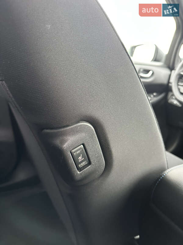 Хэтчбек Nissan Leaf 2019 в Киеве