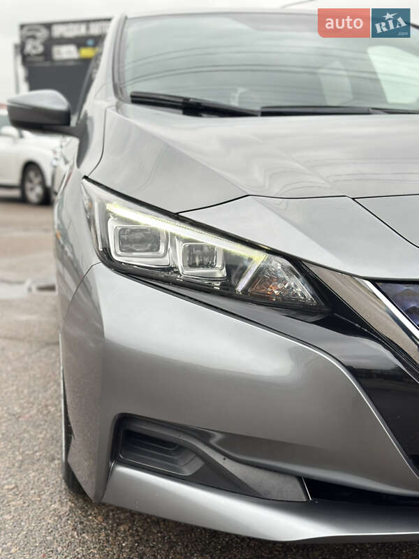 Хэтчбек Nissan Leaf 2019 в Киеве