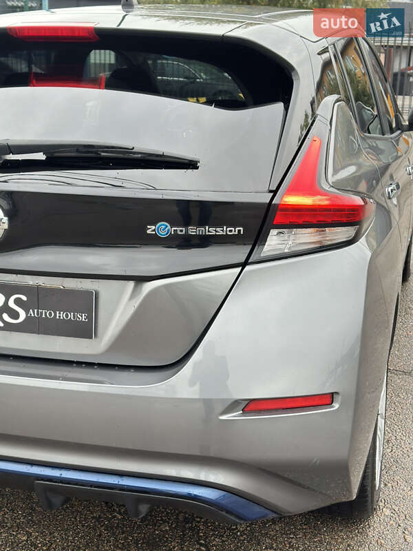 Хэтчбек Nissan Leaf 2019 в Киеве