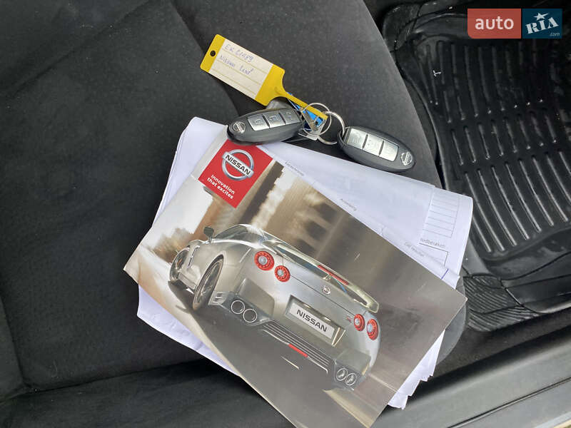 Хэтчбек Nissan Leaf 2015 в Черновцах