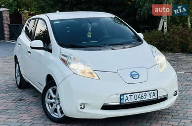 Хэтчбек Nissan Leaf 2013 в Бурштыне
