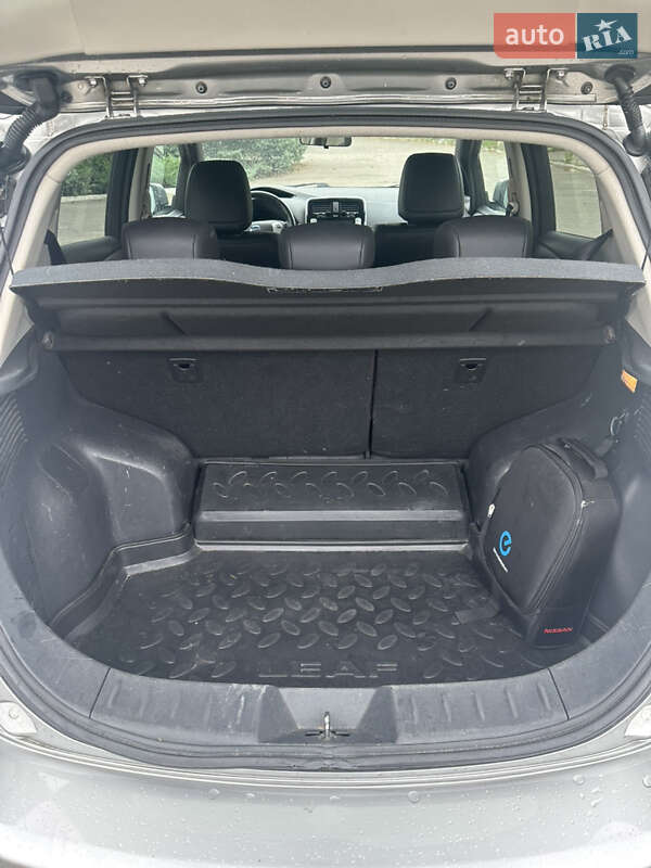 Хетчбек Nissan Leaf 2015 в Кам'янському