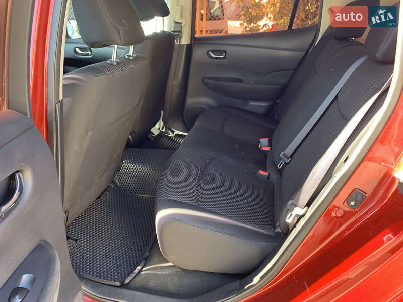 Хетчбек Nissan Leaf 2015 в Львові