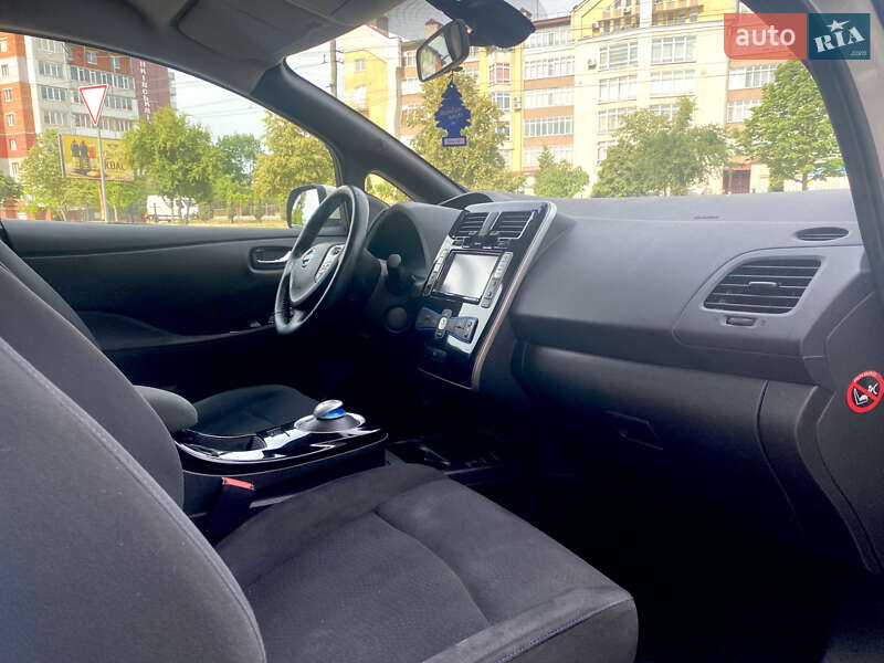 Хетчбек Nissan Leaf 2014 в Івано-Франківську