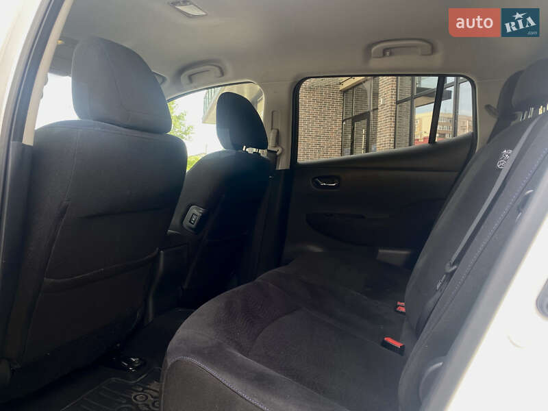 Хетчбек Nissan Leaf 2014 в Івано-Франківську