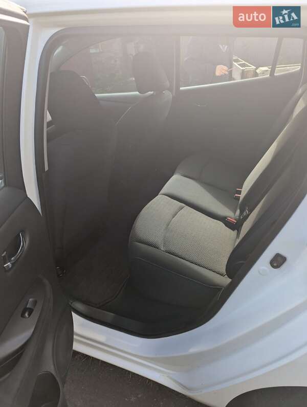 Хэтчбек Nissan Leaf 2014 в Житомире