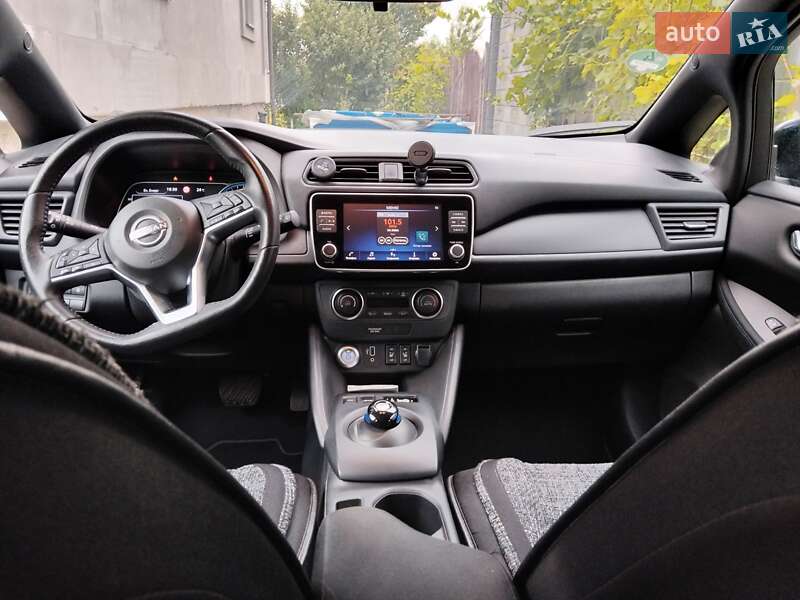 Хетчбек Nissan Leaf 2023 в Дніпрі фото 11 Хетчбек Nissan Leaf 2023 в Дніпрі