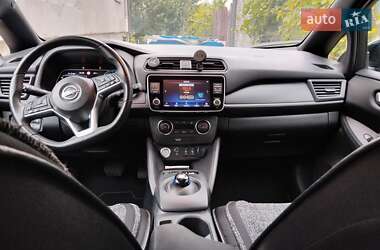 Хэтчбек Nissan Leaf 2023 в 