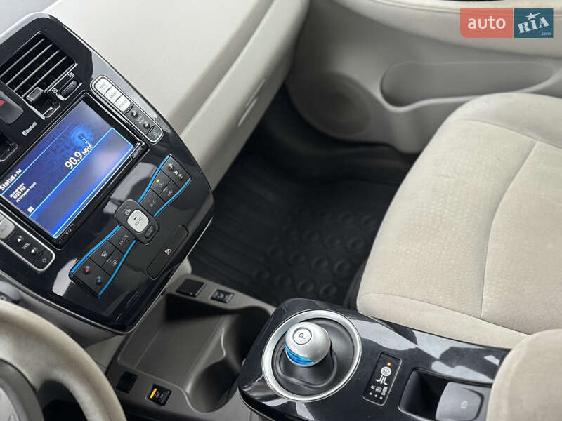 Хетчбек Nissan Leaf 2013 в Вінниці
