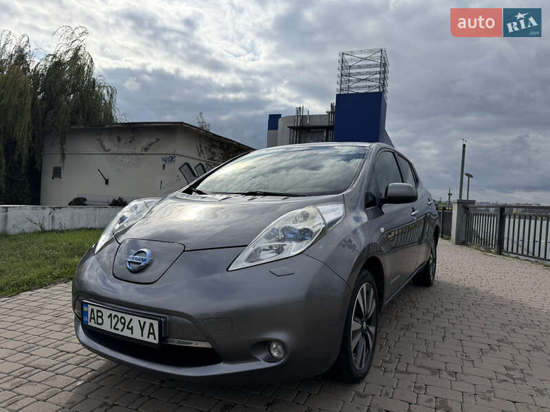 Хетчбек Nissan Leaf 2015 в Вінниці
