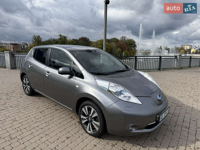 Хетчбек Nissan Leaf 2015 в Вінниці