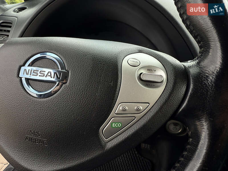 Хетчбек Nissan Leaf 2015 в Вінниці