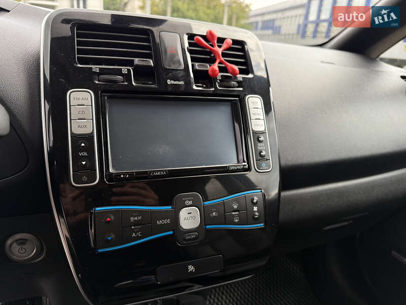 Хетчбек Nissan Leaf 2015 в Вінниці