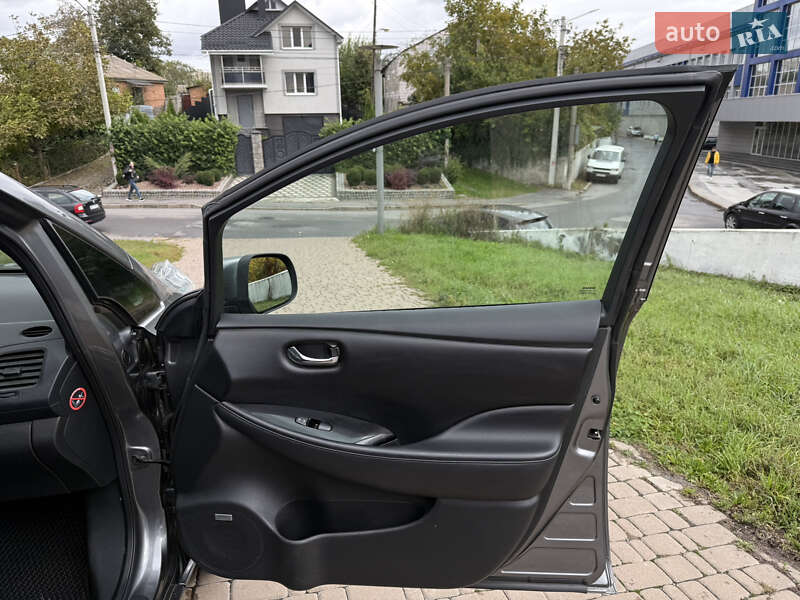 Хетчбек Nissan Leaf 2015 в Вінниці
