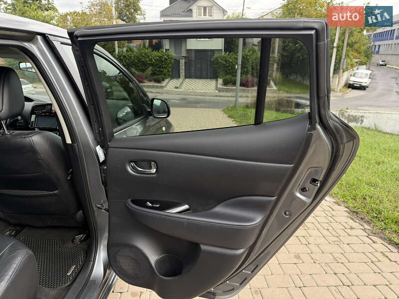 Хетчбек Nissan Leaf 2015 в Вінниці