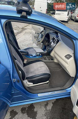Хэтчбек Nissan Leaf 2011 в 