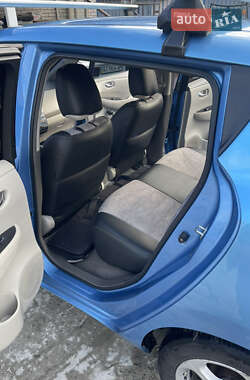 Хэтчбек Nissan Leaf 2011 в 