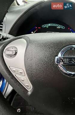 Хэтчбек Nissan Leaf 2017 в Львове