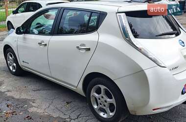 Хэтчбек Nissan Leaf 2015 в 
