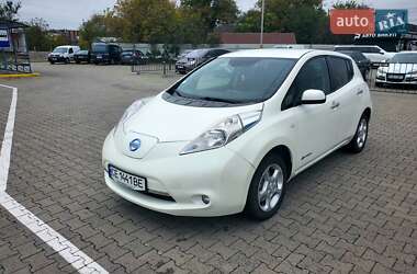 Хэтчбек Nissan Leaf 2015 в Черновцах