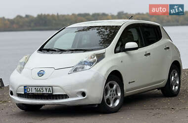 Хэтчбек Nissan Leaf 2012 в 