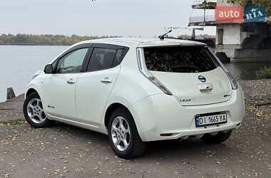 Хэтчбек Nissan Leaf 2012 в 