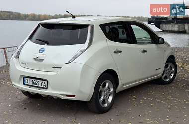 Хэтчбек Nissan Leaf 2012 в 