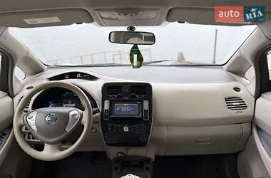 Хэтчбек Nissan Leaf 2012 в 