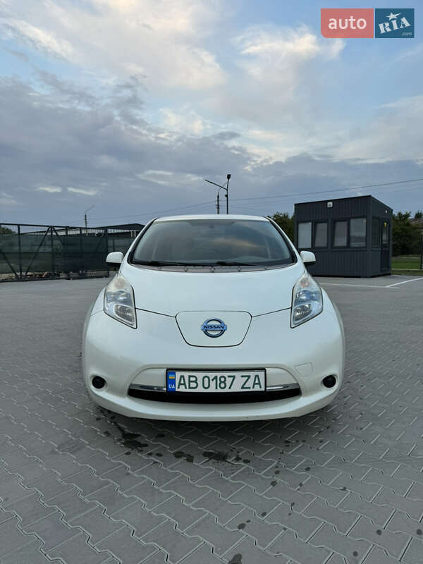 Хэтчбек Nissan Leaf 2011 в Виннице
