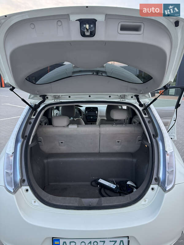 Хэтчбек Nissan Leaf 2011 в Виннице