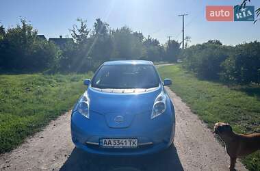 Хетчбек Nissan Leaf 2014 в  фото 3 Хетчбек Nissan Leaf 2014 в