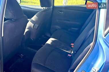 Хетчбек Nissan Leaf 2014 в  фото 22 Хетчбек Nissan Leaf 2014 в