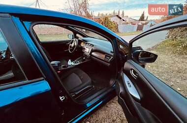 Хэтчбек Nissan Leaf 2019 в 