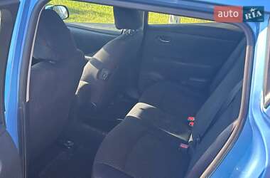 Хетчбек Nissan Leaf 2014 в  фото 34 Хетчбек Nissan Leaf 2014 в